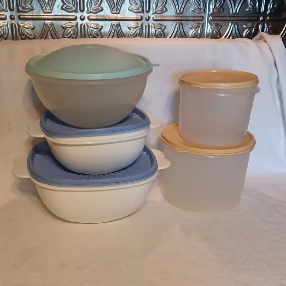 Tupperware Blue and Cream Storage Set